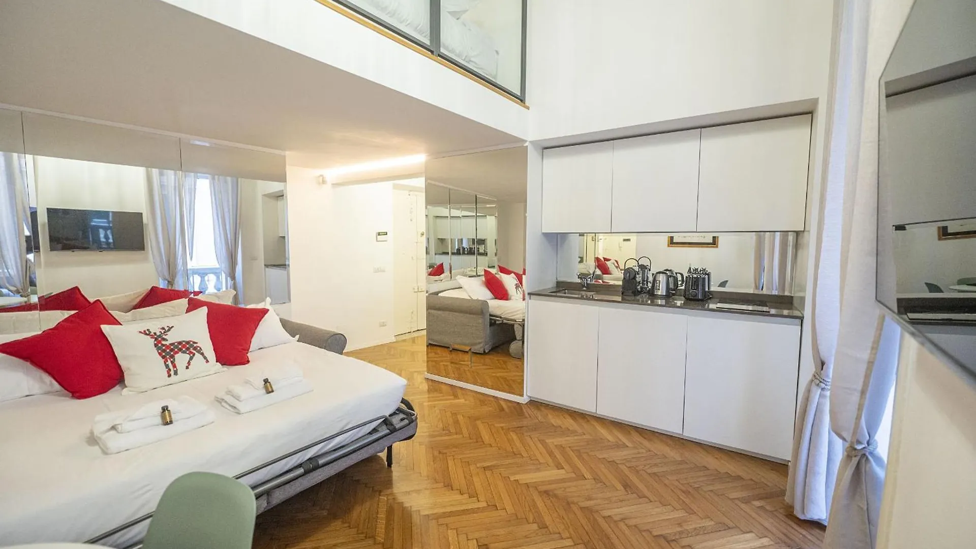 Spanish Steps Lovely Apartment With Balcony Rome