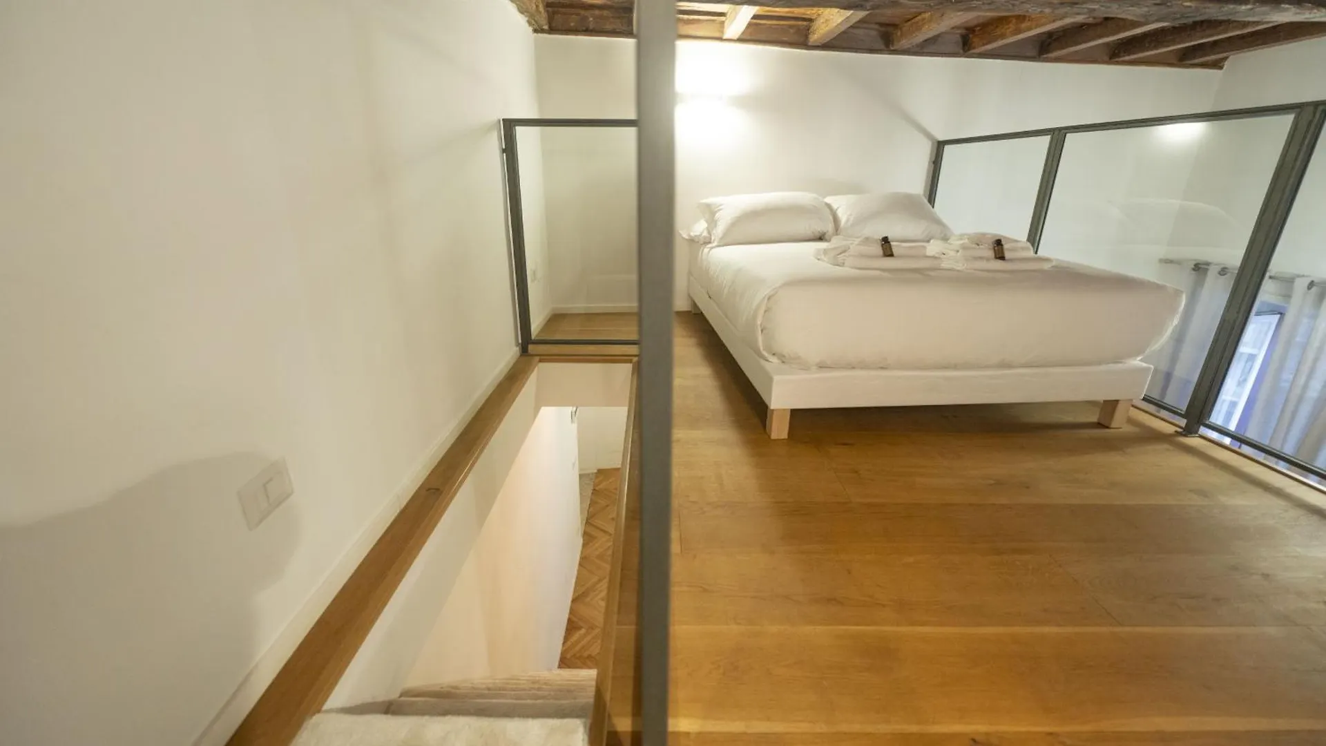 Spanish Steps Lovely Apartment With Balcony Rome